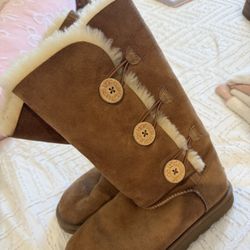 UGG Bailey Button Triplet 2 Chestnut Boot