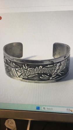 STERLING SILVER NAVAJO STORYTELLER STAMPED BCT (Lloyd Becenti) CUFF