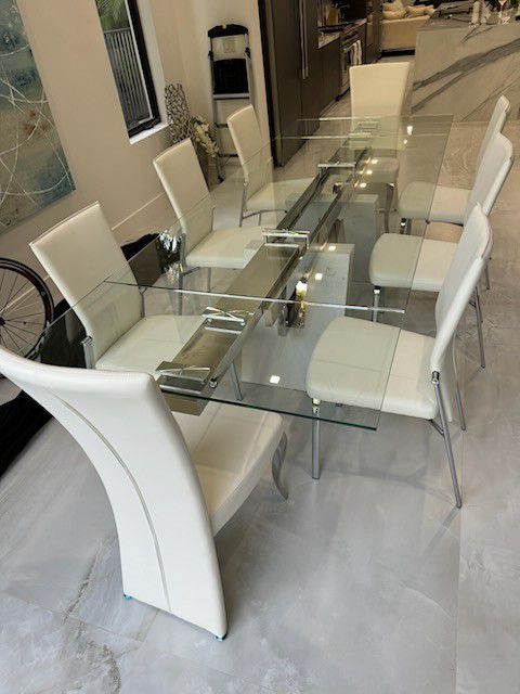 Vandelli Extendable Dining Table With 8 Dining Tables