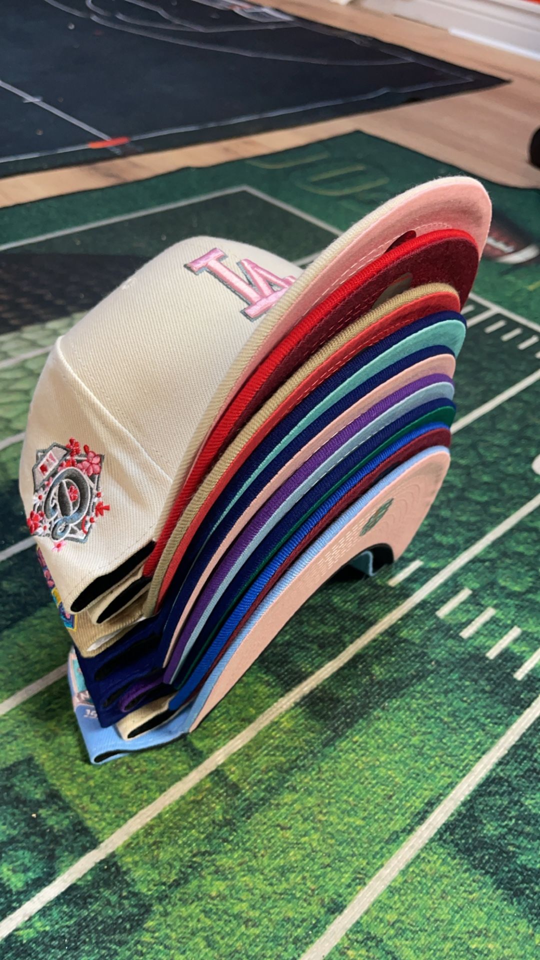Caps