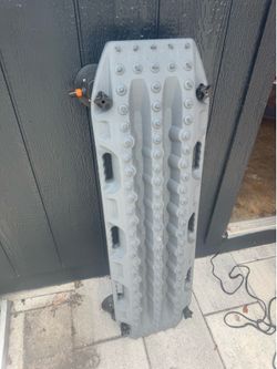 MAXTRAX MKII Recovery Boards & SeaSucker Mounts