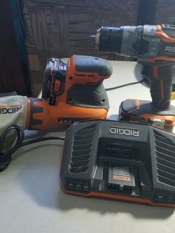 Ridgi R8611503 18v and R8606 18v 2 battery and one charger almost cash only