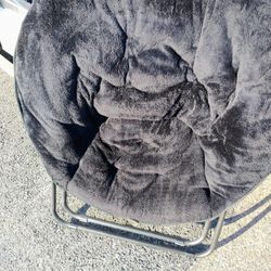 Black Folding Soucer Chair Excellent Condition Pickup Only Cash 