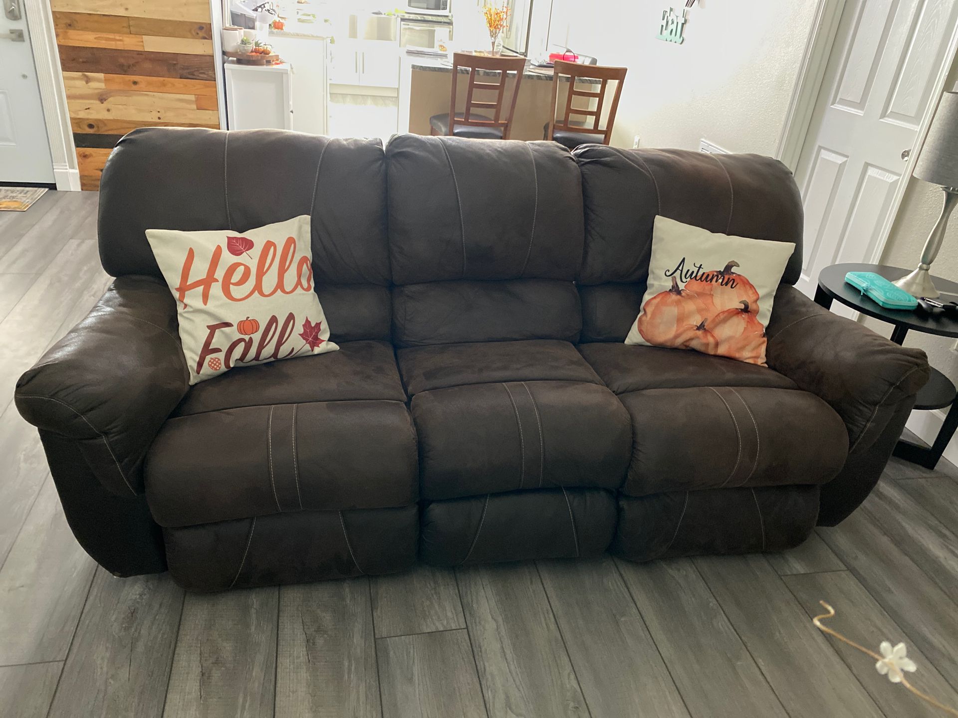 Sofa y reclinable brown