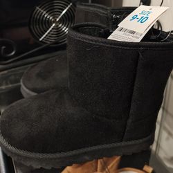 Girls Winters Boots Size 9/10