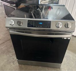 Slide in stove