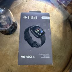 Fitbit Versa 4 