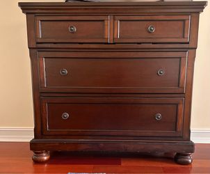Porter Millennium by Ashley Media Chest