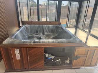 Free jacuzzi