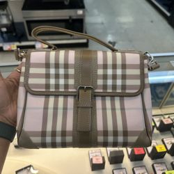 BURBERRY (‼️ASK FOR KASSY‼️)