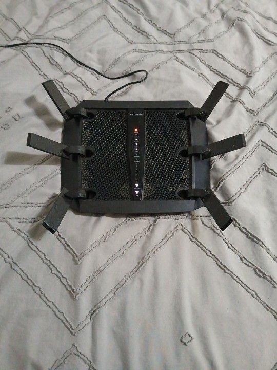 Netgear
Nighthawk X6 R8000 - AC3200 Tri-Band WiFi Router