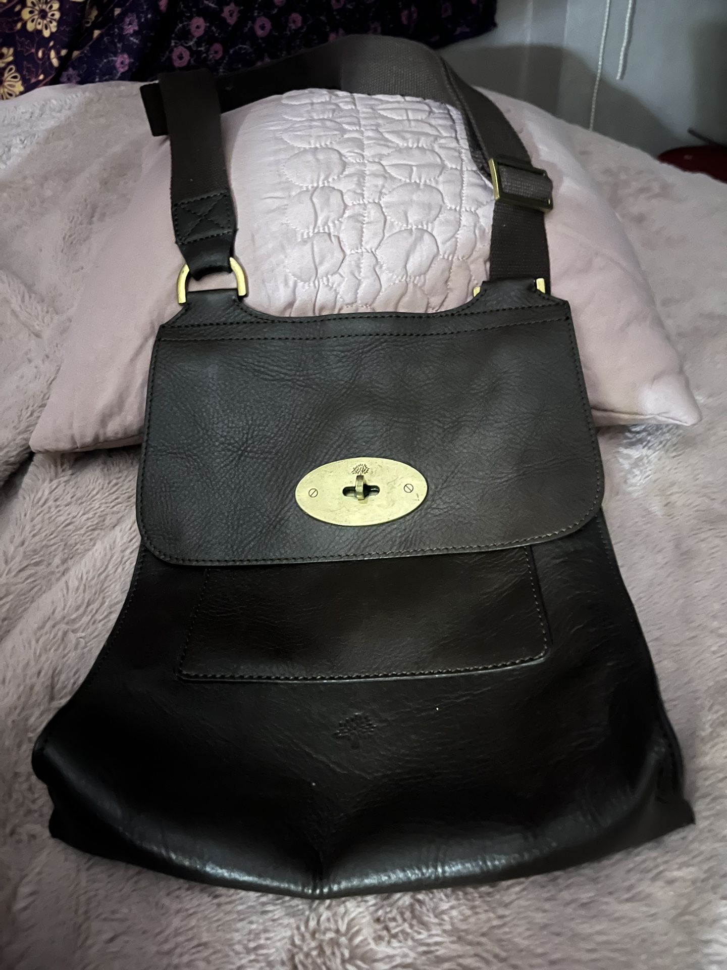 Mulberry’s Unisex Brown Leather Messenger Bag