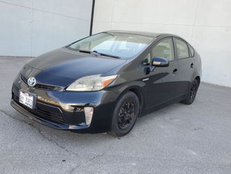 2012 Toyota Prius Hybrid Clean Title Save Gas