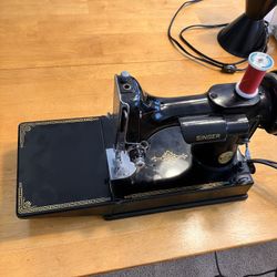 Singer Featherweight 221 With Beautiful Scrolled Faceplate