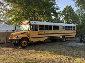 2006 International C 300 Skoolie RV