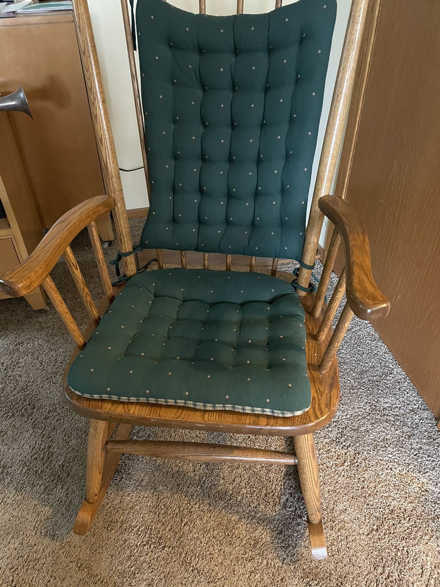 Wood Solid Rocking chair