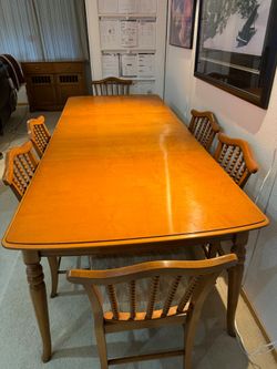 Dining Table & Hutch