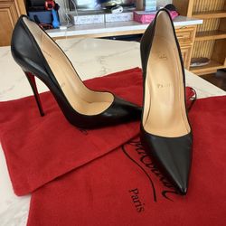 Red bottoms!! Authentic Louboutin Heels size 38 1/2 aKA 7.5 US