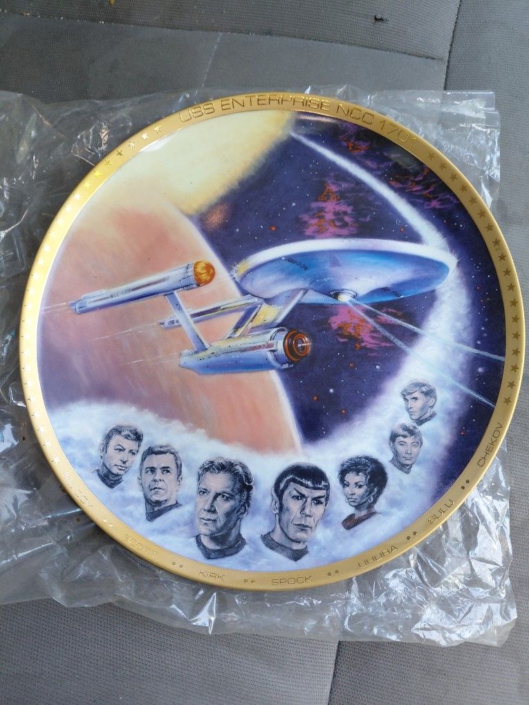 Selling Collectible Star Wars And Start Trek Plates With Proof Of Authenticity