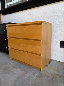 IKEA Wood Dresser 3 jumbo drawers Cajonera $100.- bucks firm