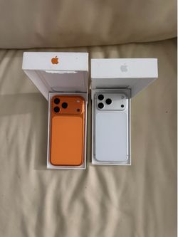(2)iphone 17 pro max 2tb sim 🔒 🍊 xfinity silver att both like new conditions original 📦 s and 🔌 included $2,200 cash for both