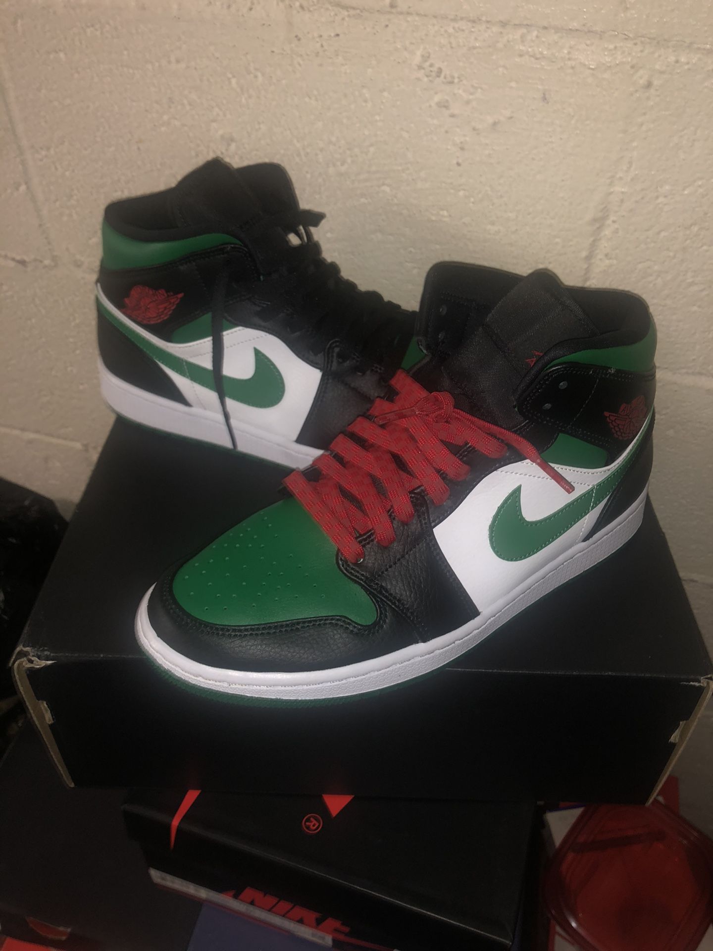 Jordan 1 mid size 10