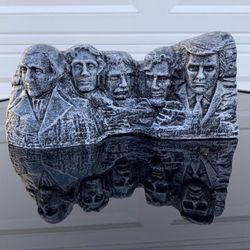 Mount Rushmore Featuring 47 Statue
