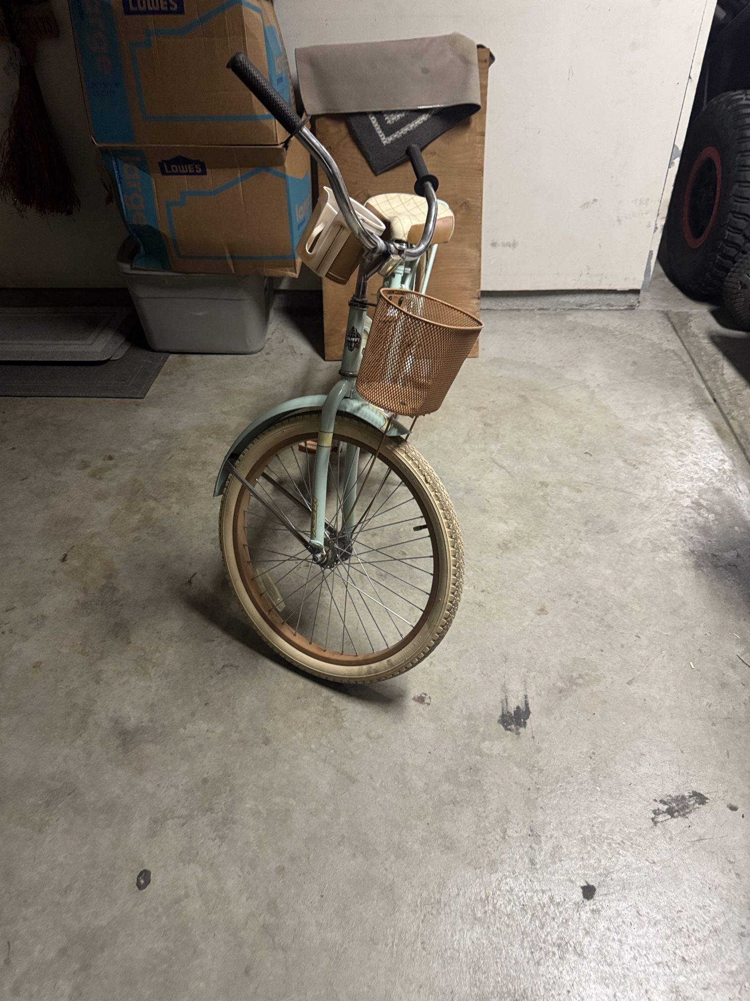 Huffy 24" Nel Lusso Girls' Cruiser Bike