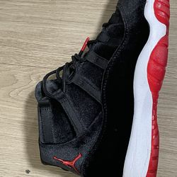 Jordan 11 size 10.5 women they fit a men size 9