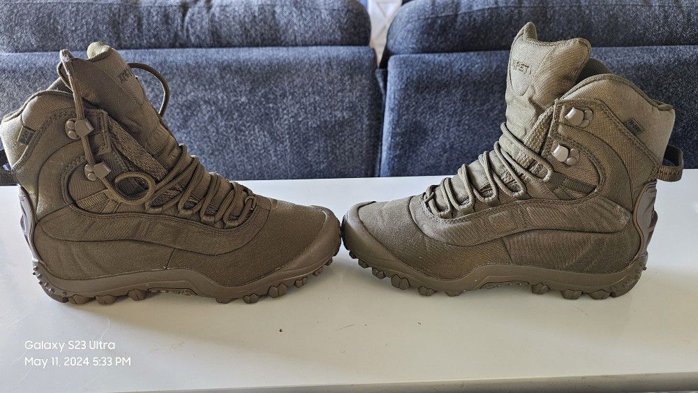 Mens Size 9.5 Thermoinsulated Work Boots