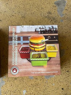 Burger condiment server