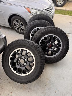 17” TRD Tacoma Wheels & Tires – 265/65R17
