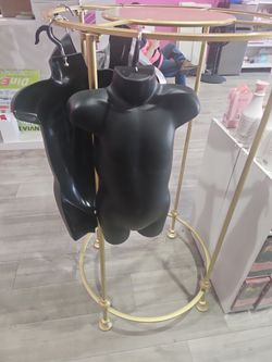 Maniquis de nin̈a