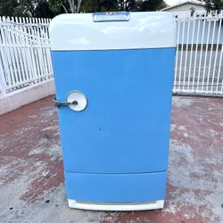 Frigidaire Refrigerator vintage Original 1940s General Motors (GM) MM-76