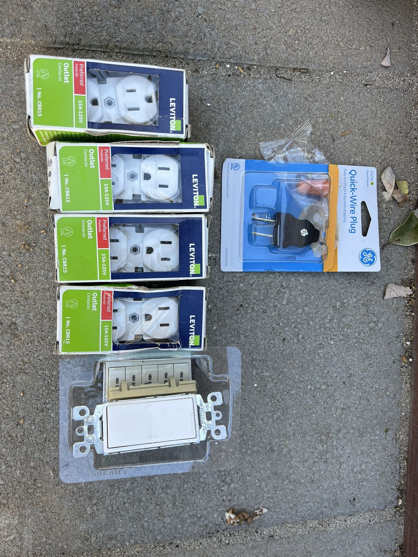 4 Leviton Outlets & 1 GE Quick Wire Plug