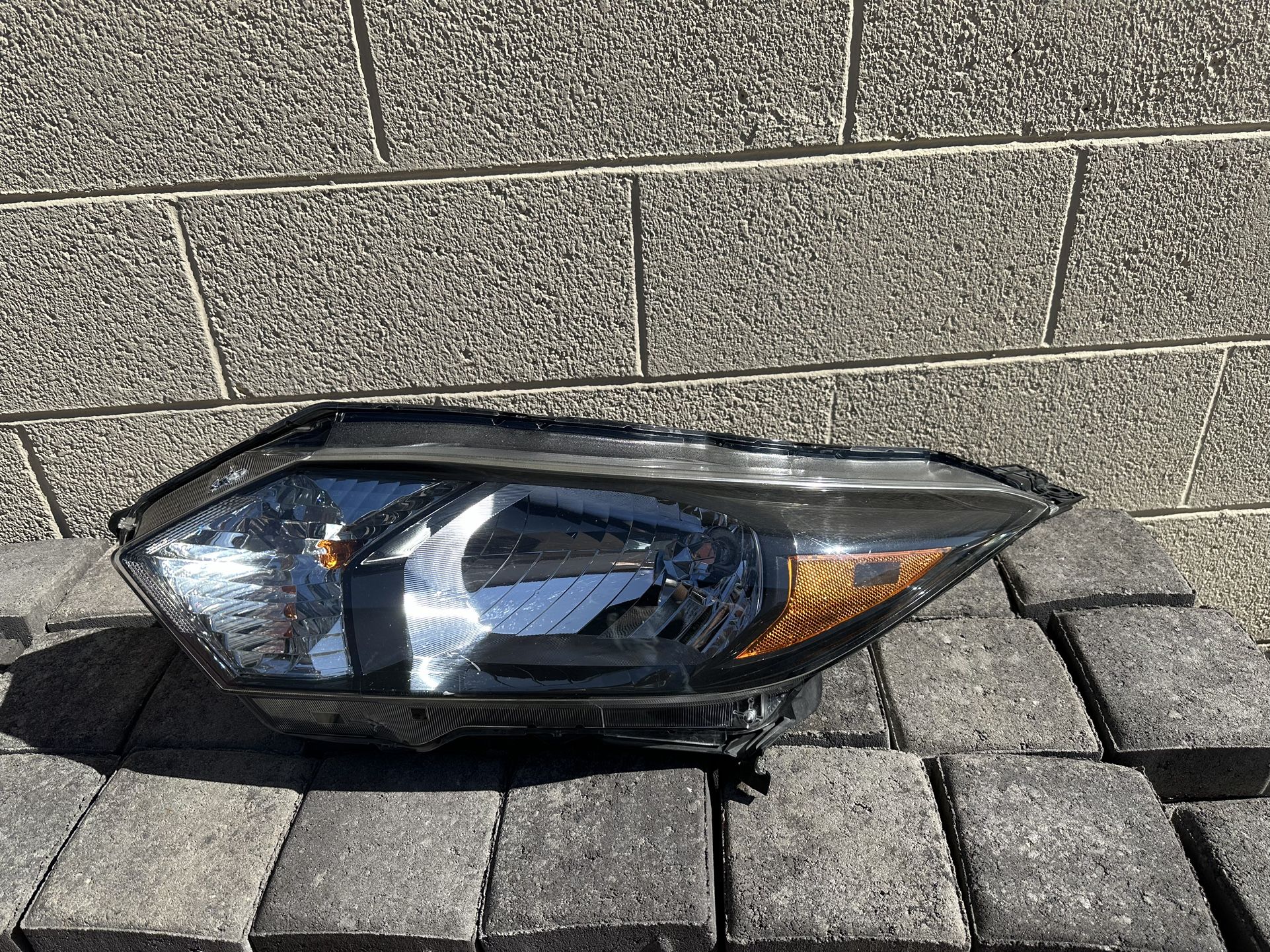 Honda HR-V Headlight 2016-2018, driver side Honda HRV Headlamp, original oem part, ORIGINAL HONDA PART