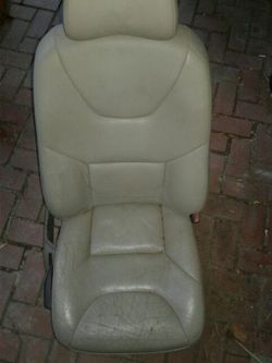 Volvo front passenger seat, Non power, Manual Adjustable.Tan