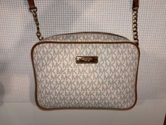 Micheal Kors woman purse