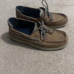 Boys Sperrys Size 5