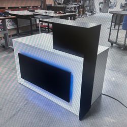 Custom Office Furniture | Modern Reception Desk 