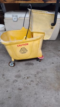 Mop bucket