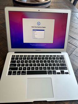 2017 MacBook Air 13” - 128GB SSD - Fresh macOS Monterey - Charger Included
