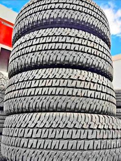 275 70 18 Michelin Tires Con 80% de Vida Las 4