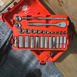 Milwaukee Packout 3/8in SAE Ratchet And Socket 