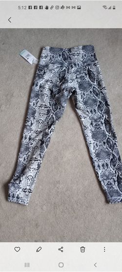 Balance Collection Ladies Leggings Size Small for Sale in Glendale Heights,  IL - OfferUp