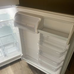 Whirlpool Large Fridge 