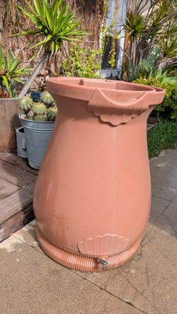 Nice Rain Barrel Wizard 65 Gal Water Urn W Spigot Good Shape Tank