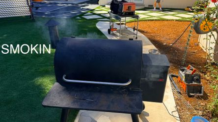 Traeger 780 pro Smoker - wifi - works great