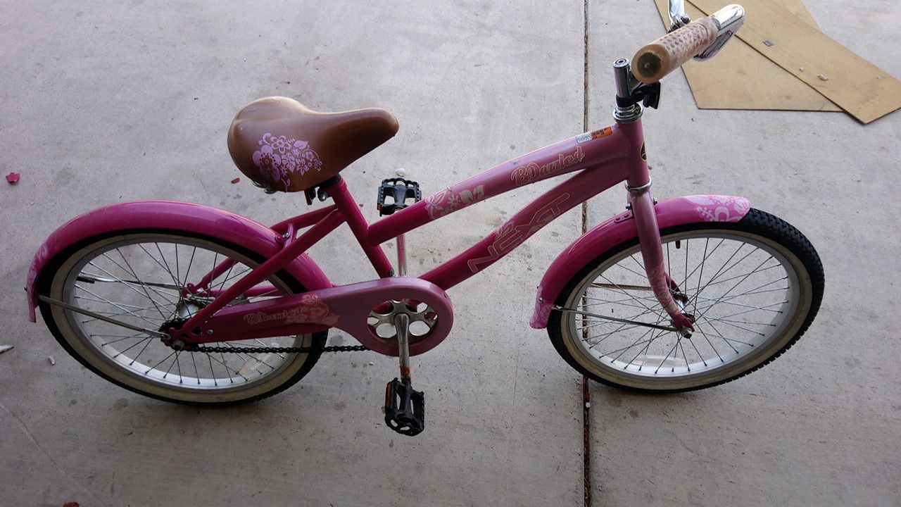 Girl cruiser bike