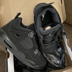 Black Cat Jordan 4